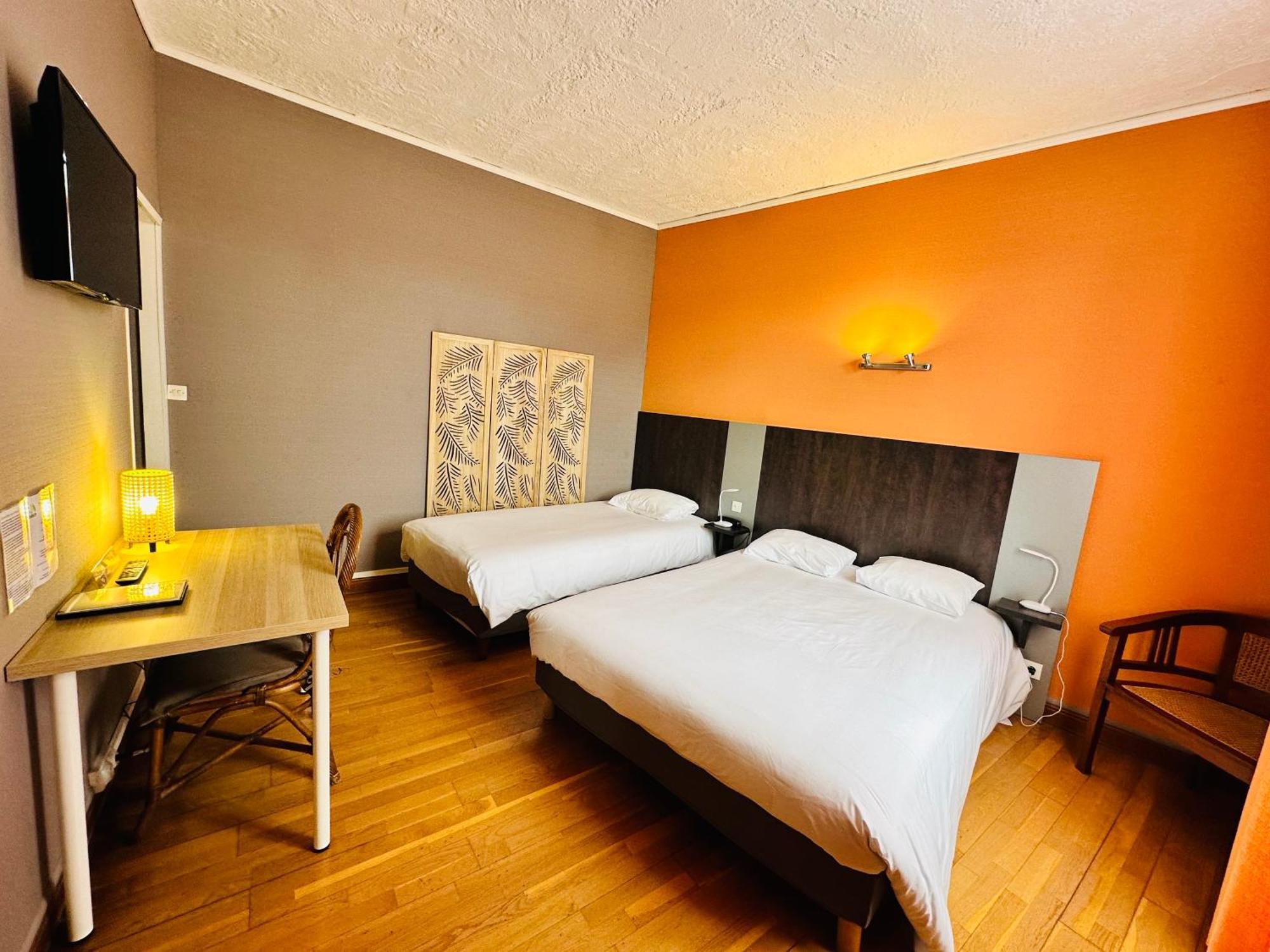 Hotel Italia Тур Екстер'єр фото